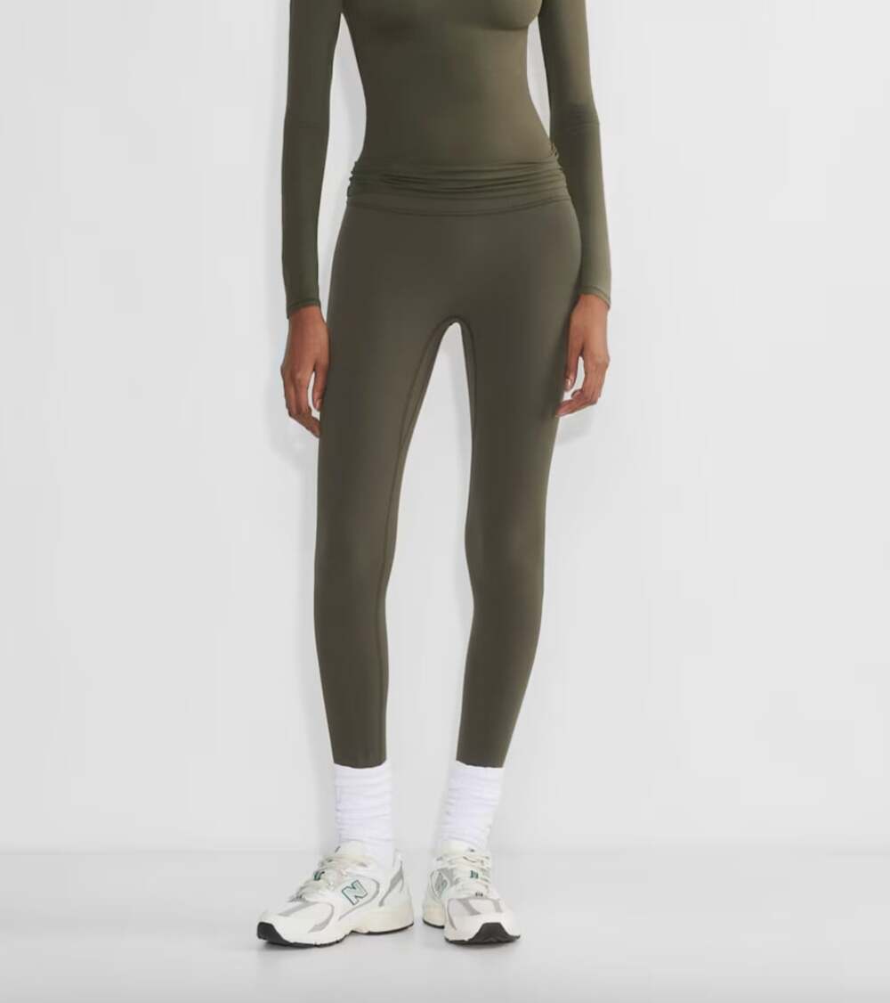 Aritzia NWT Golden BUTTER Cheeky Infinite Hi-Rise Legging 26" Dark Olive Size 10
